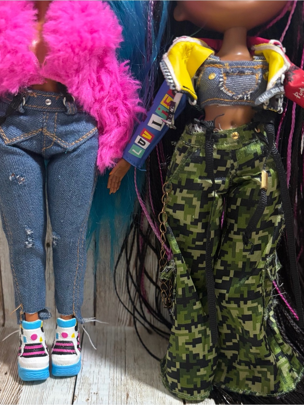 L.O.L. Surprise! Dolls Pink Fur & Green Camo Outfit Pair